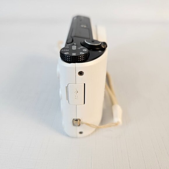 Samsung WB200F 18x Zoom Wi-Fi Camera | Touchscreen | 14.2MP - Picture 7 of 9